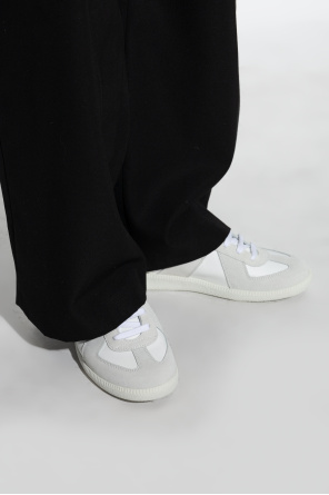 Logo-embossed sneakers, zdjęcie 2 Logo-embossed sneakers od Maison Margiela